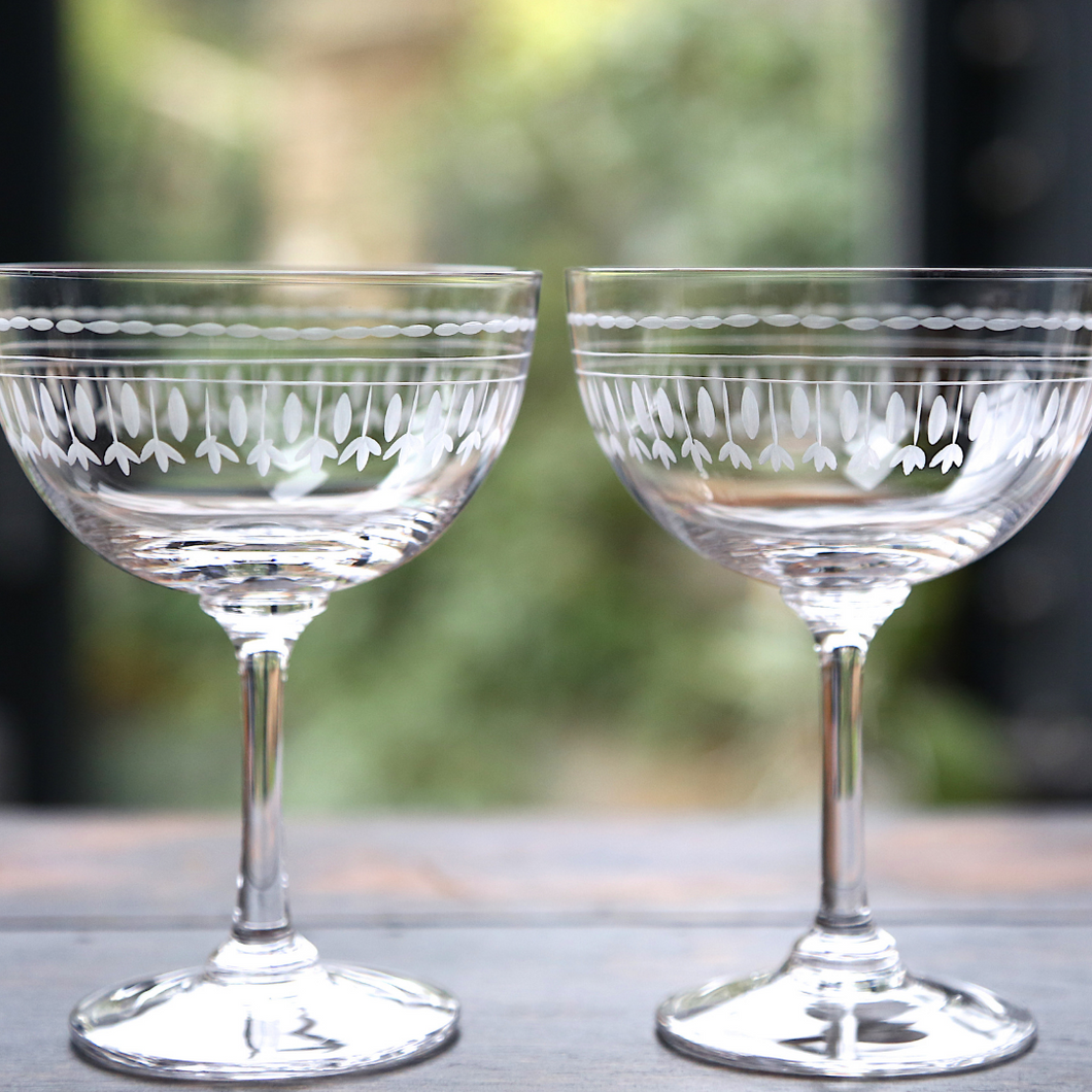 Saucer style champagne outlet glasses